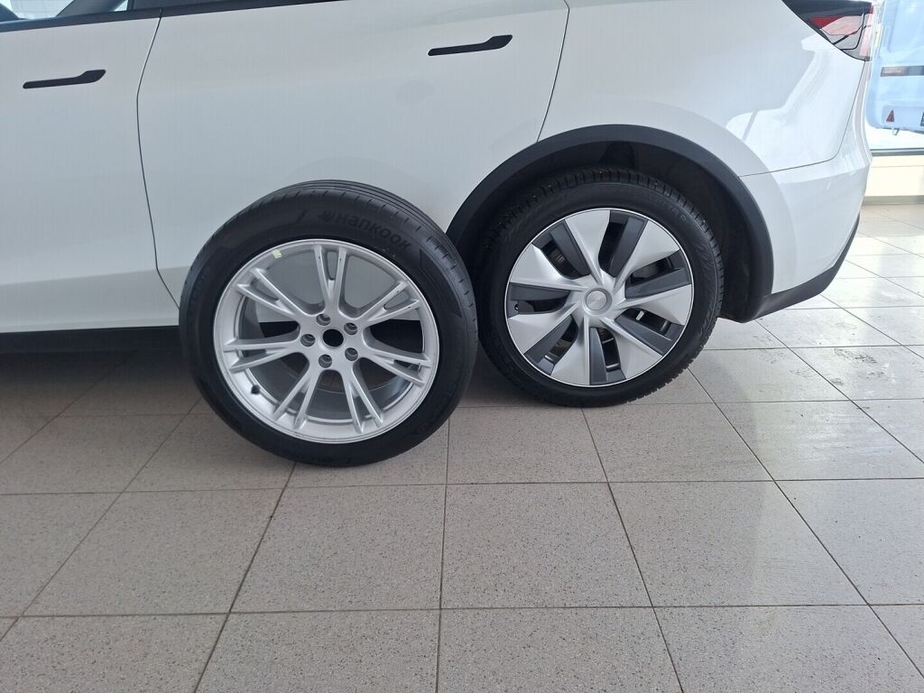 Tesla Model Y 2023 Valkoinen