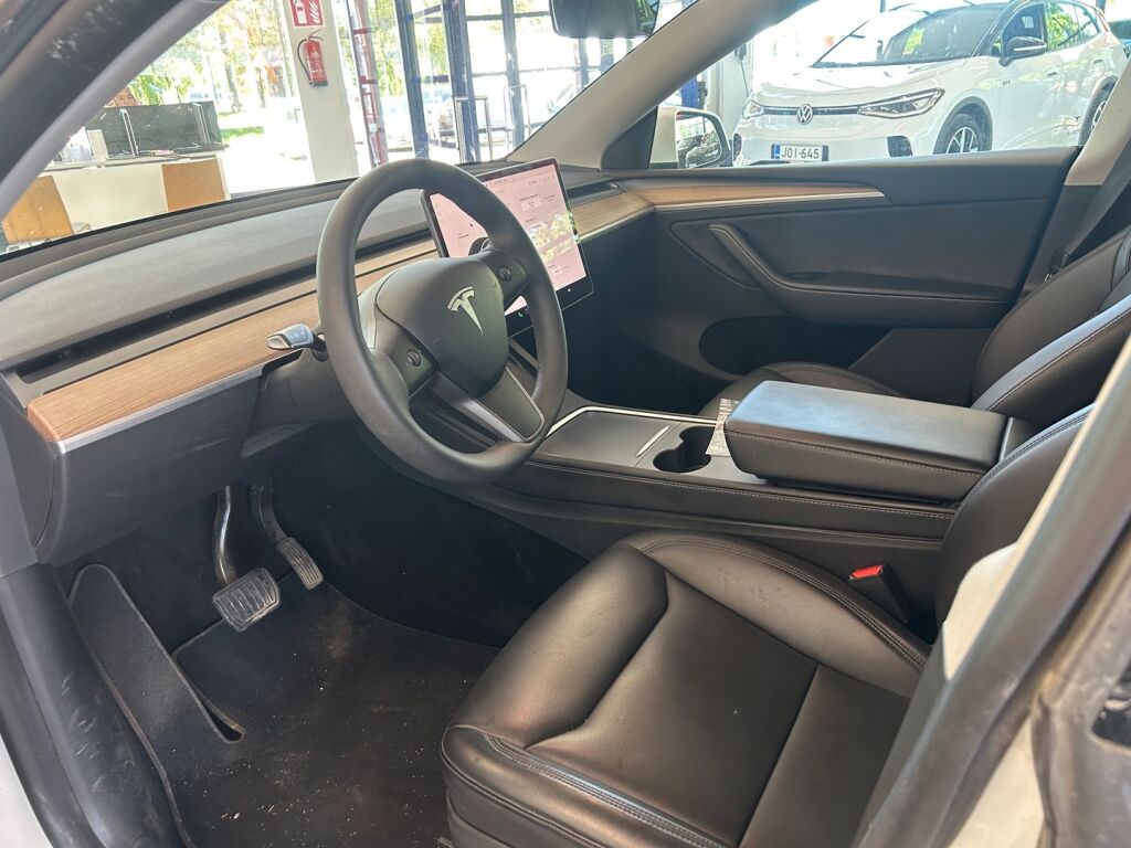 Tesla Model Y 2023 Valkoinen