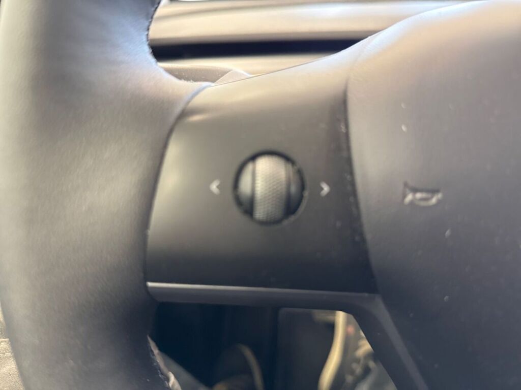 Tesla Model Y 2023 Valkoinen