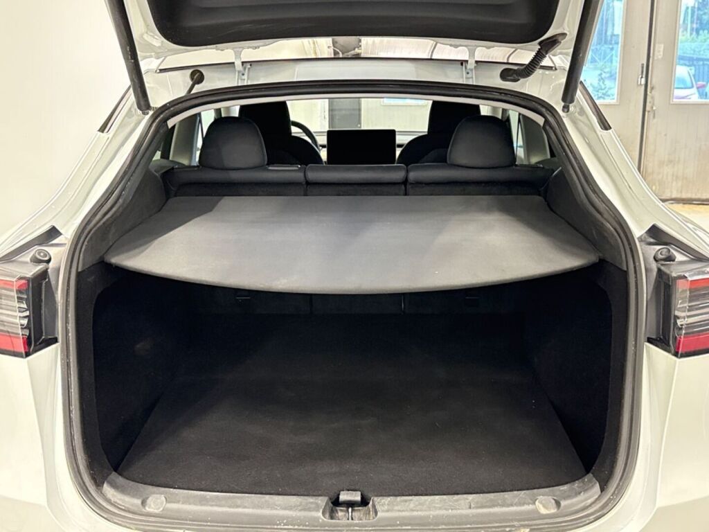 Tesla Model Y 2023 Valkoinen