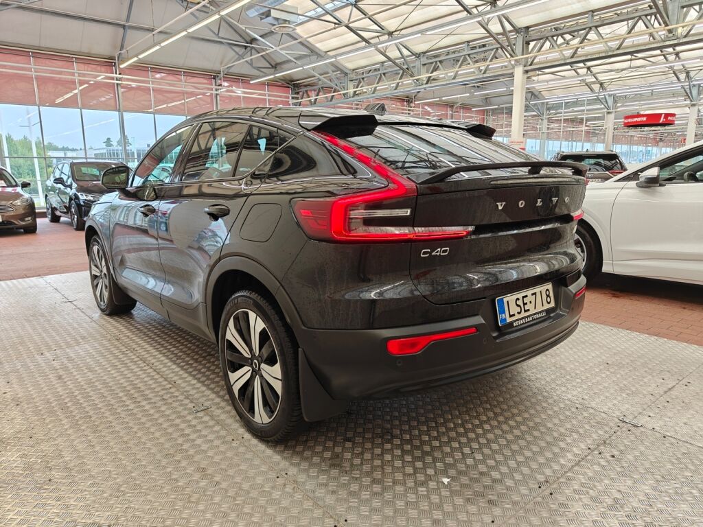 Volvo C40 2023 Musta