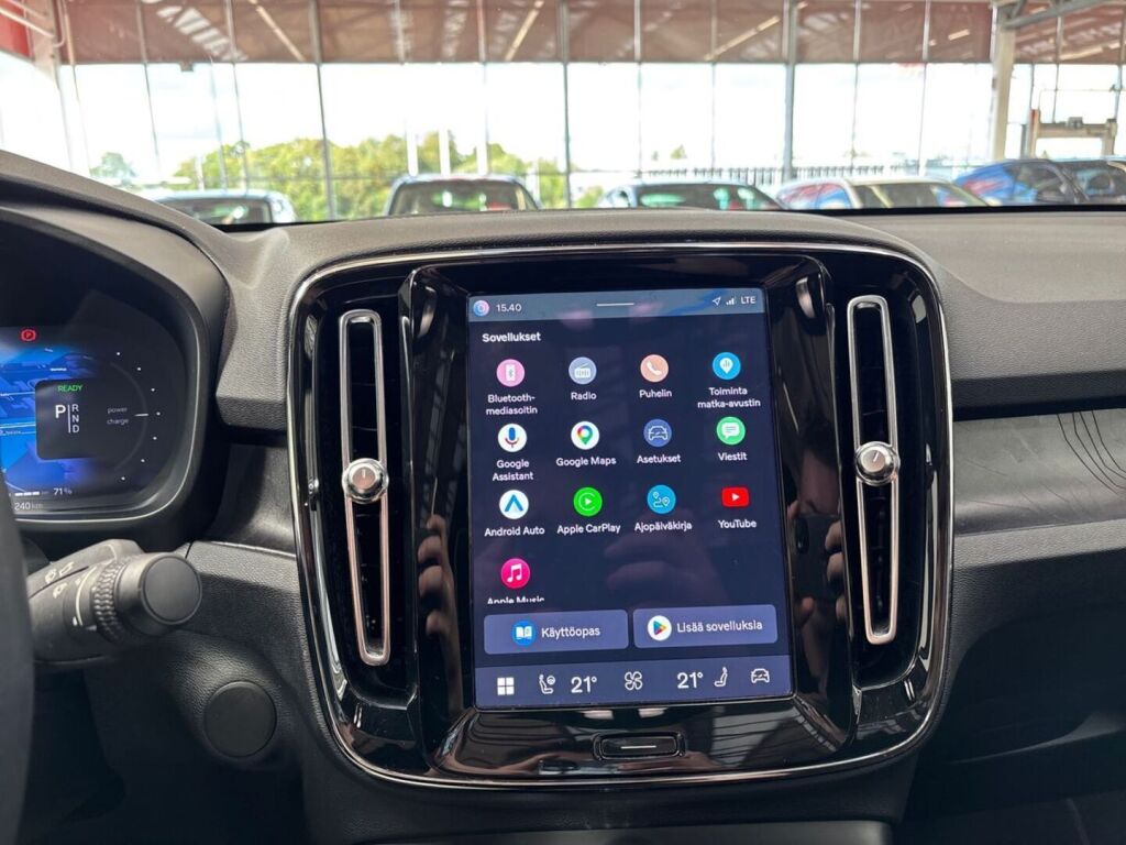 Volvo C40 2023 Musta
