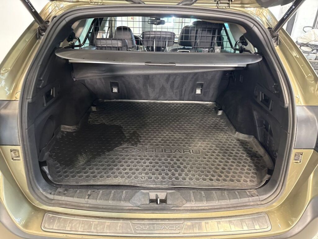Subaru Outback 2023 Vihreä