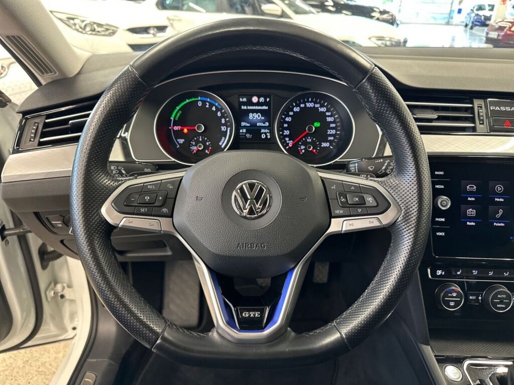 Volkswagen Passat 2020 Valkoinen