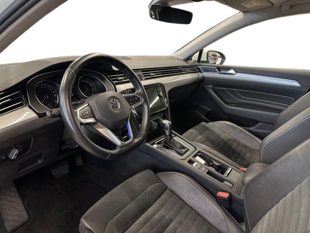 Volkswagen Passat 2020 Valkoinen