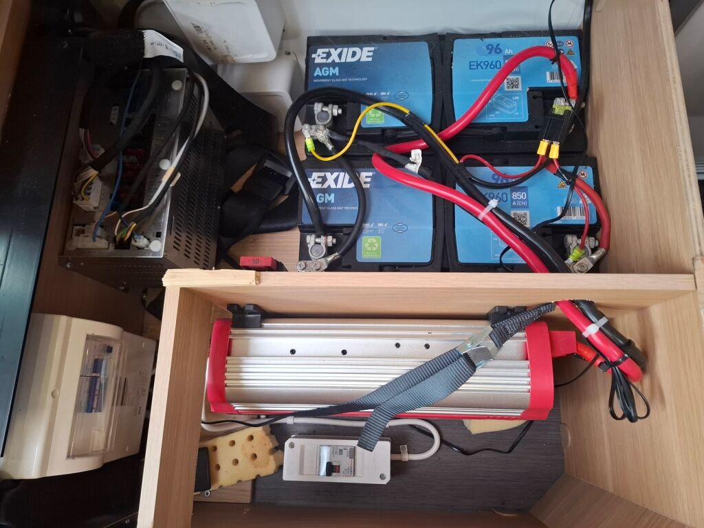 Adria MATRIX AXESS 670 SC 2023 Valkoinen