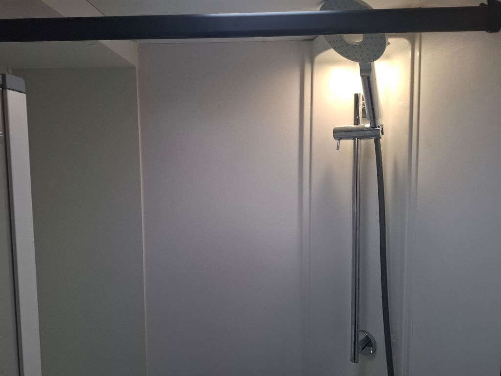 Adria MATRIX AXESS 670 SC 2023 Valkoinen