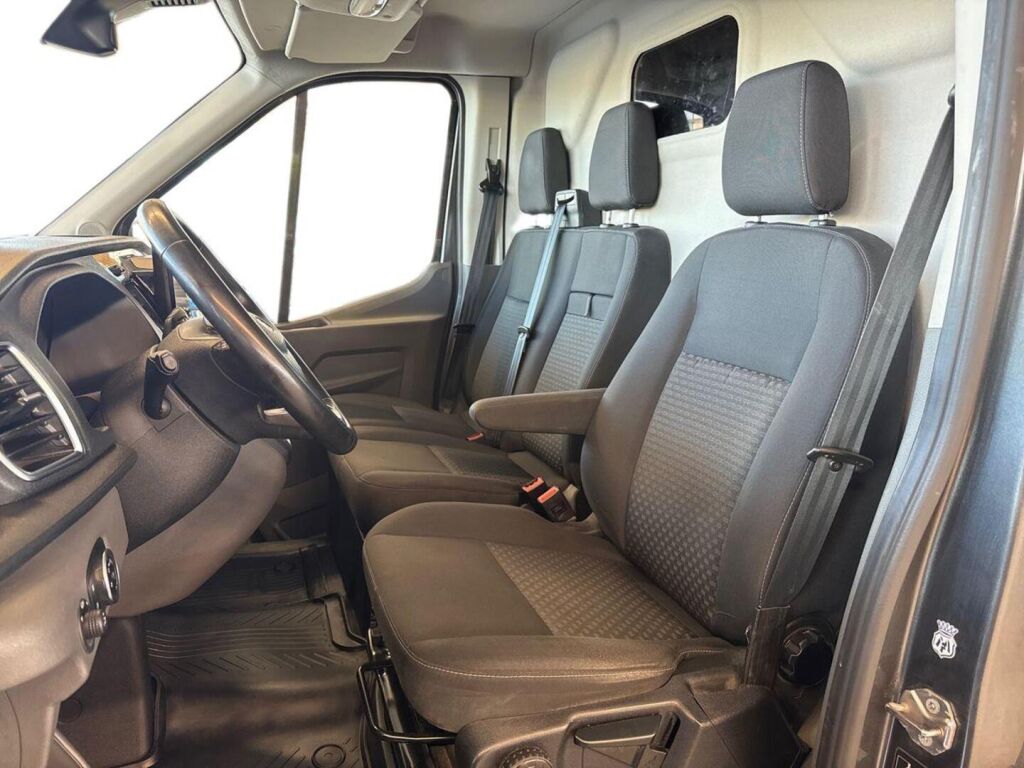 Ford Transit 2023 Magnetic