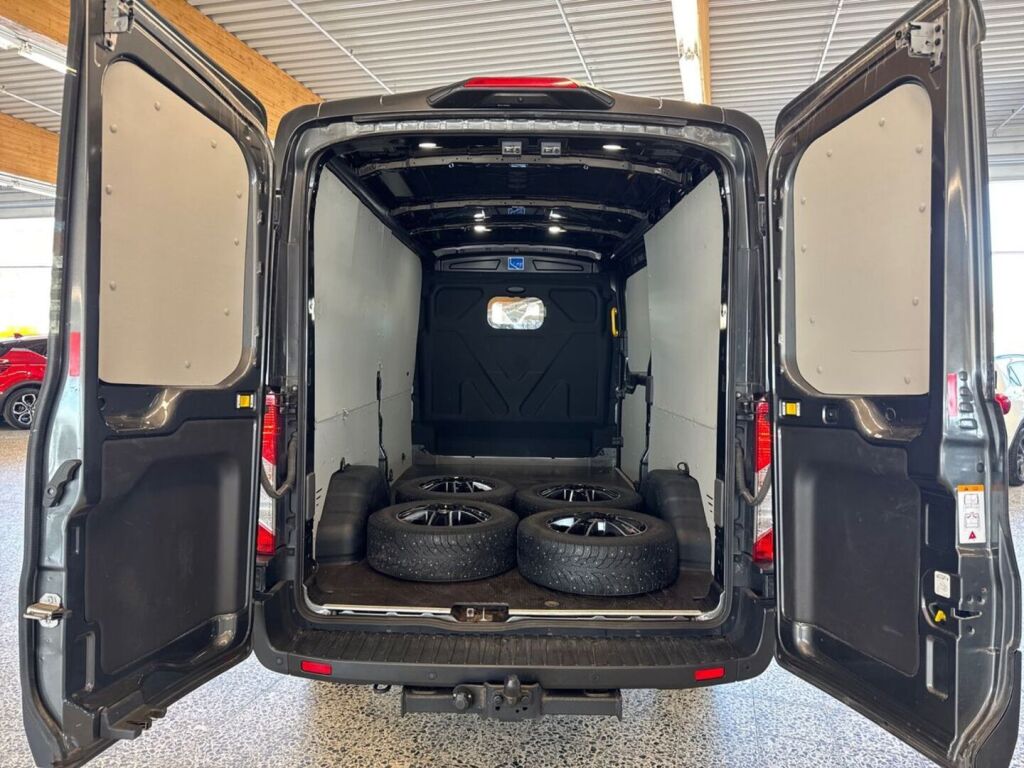 Ford Transit 2023 Magnetic