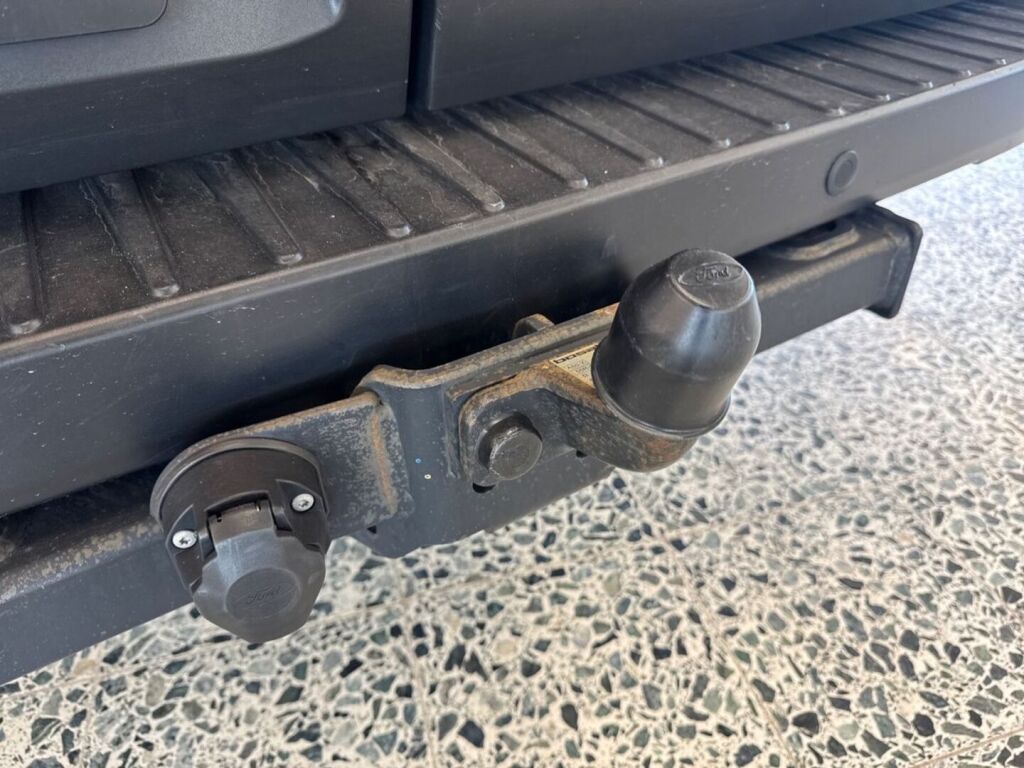 Ford Transit 2023 Magnetic
