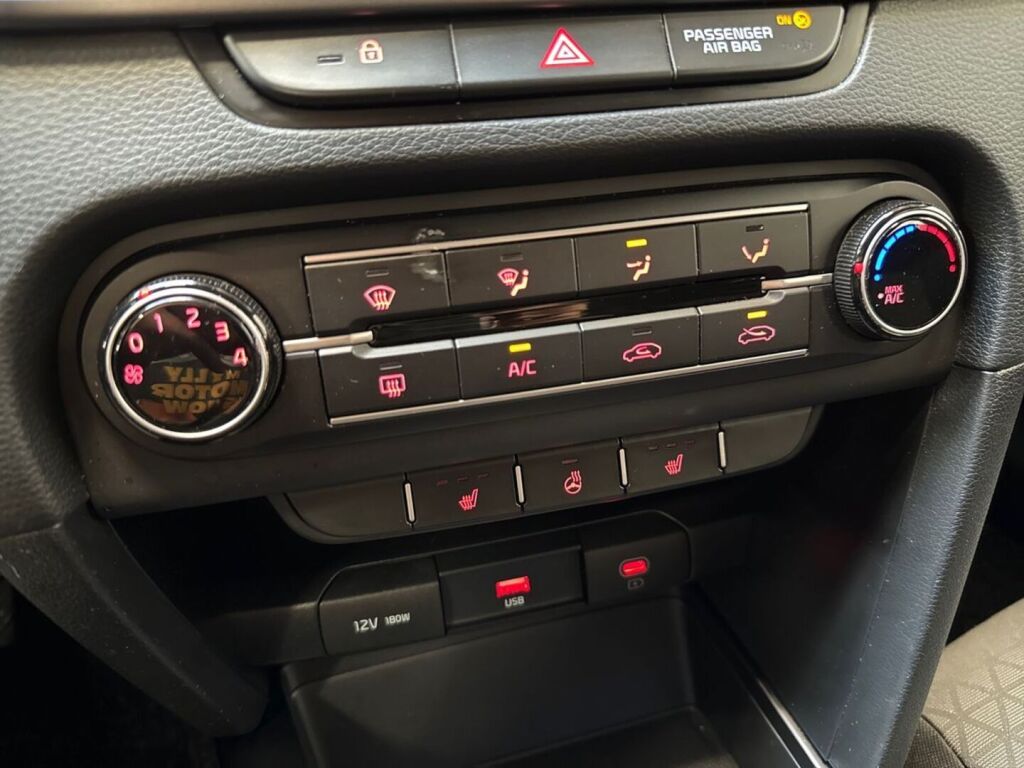 Kia Ceed 2023 Punainen