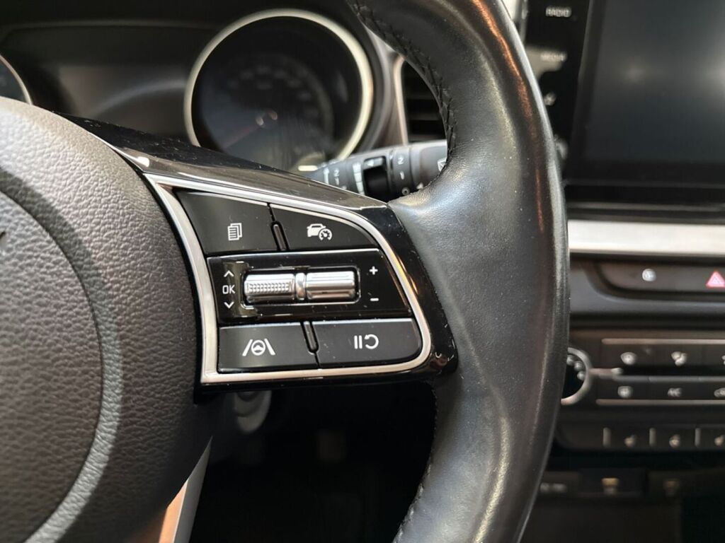 Kia Ceed 2023 Punainen