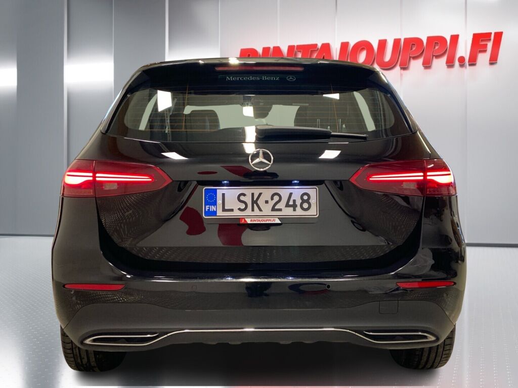 Mercedes-Benz B 2023 Musta