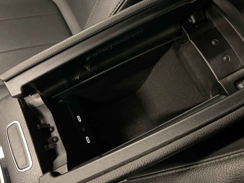 Mercedes-Benz B 2023 Musta