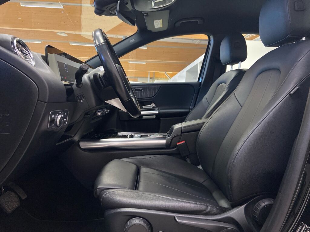 Mercedes-Benz B 2023 Musta
