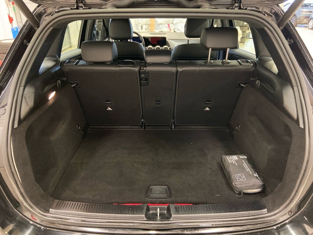 Mercedes-Benz B 2023 Musta