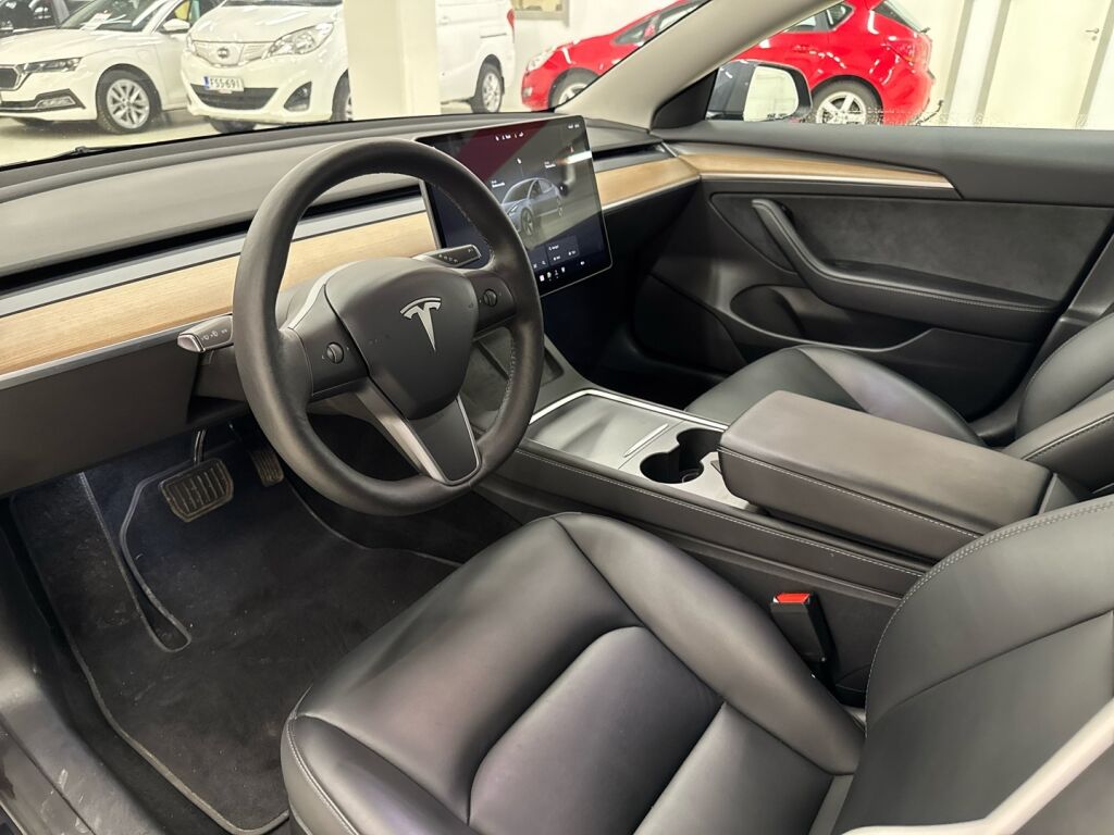Tesla Model 3 2023 Harmaa