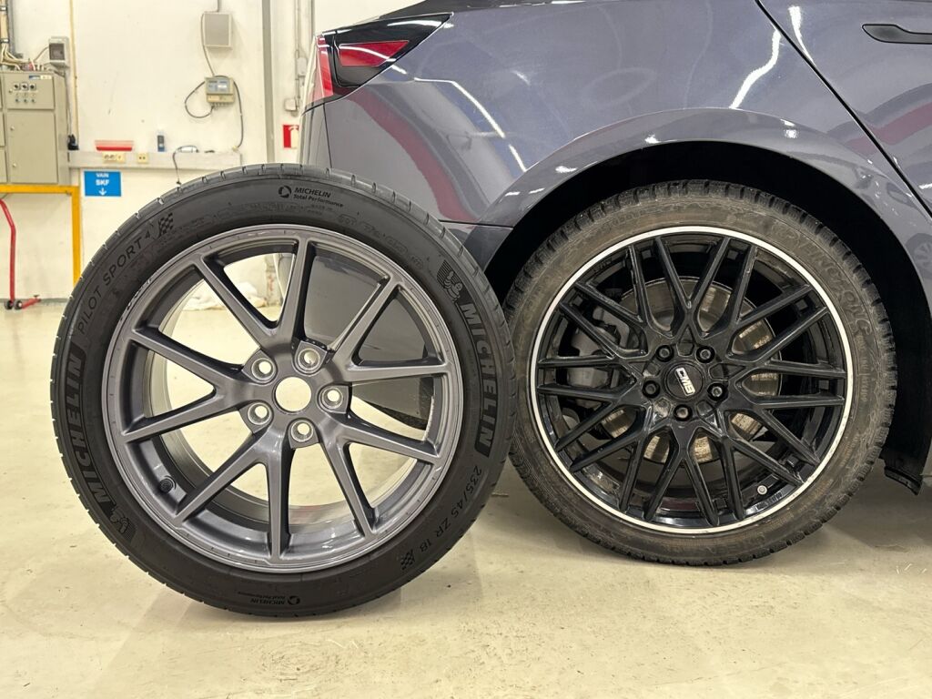 Tesla Model 3 2023 Harmaa