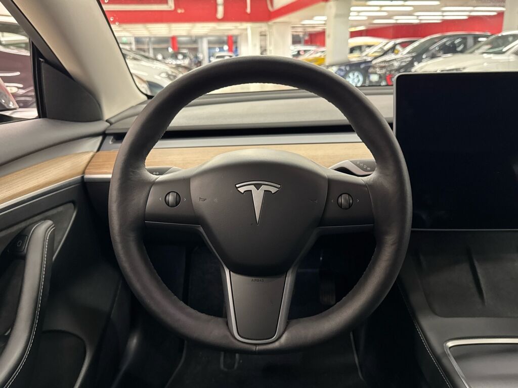 Tesla Model 3 2023 Harmaa