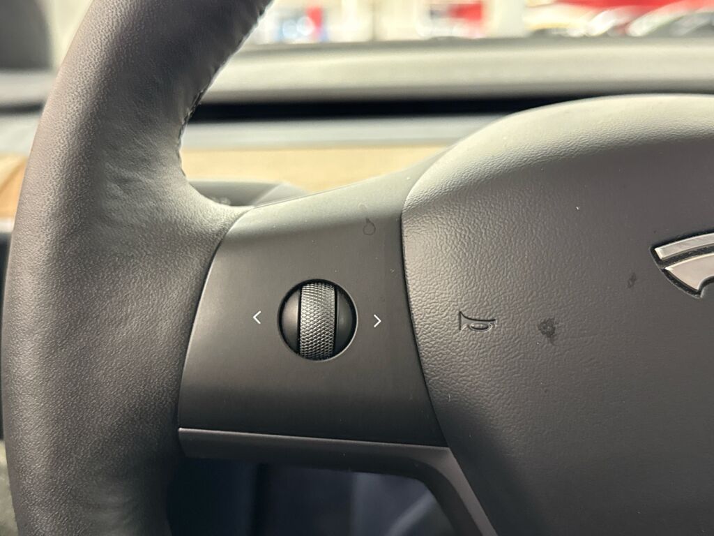 Tesla Model 3 2023 Harmaa