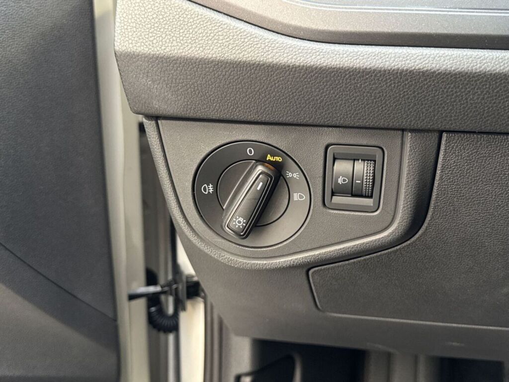 Volkswagen Taigo 2023 Harmaa