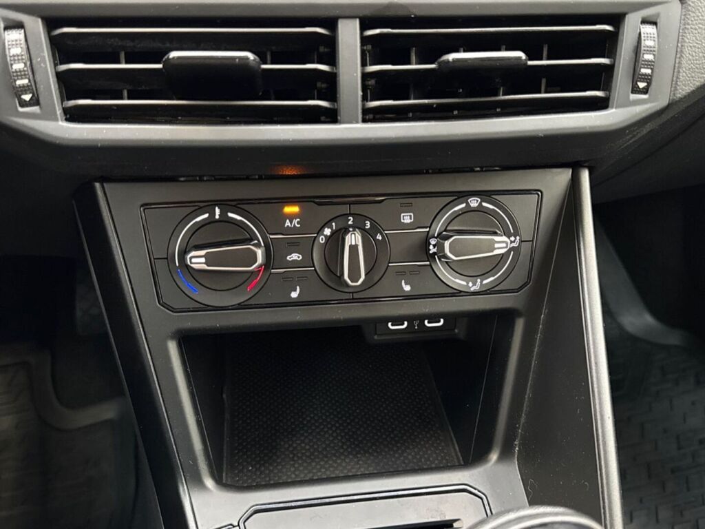 Volkswagen Taigo 2023 Harmaa