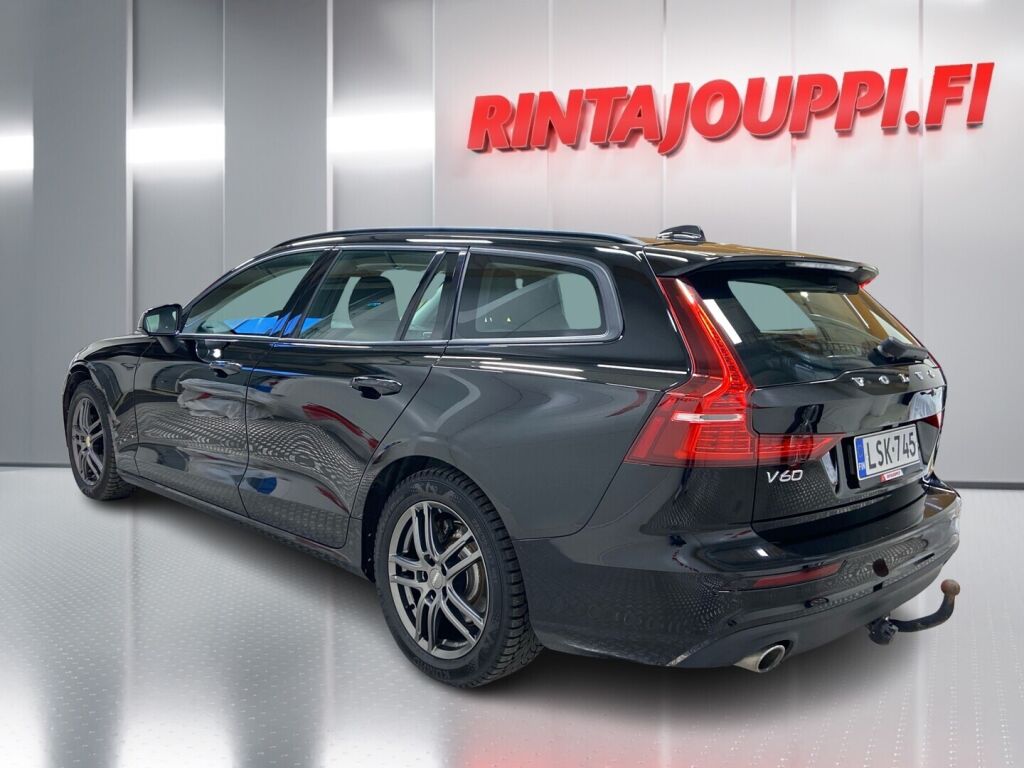 Volvo V60 2019 Musta