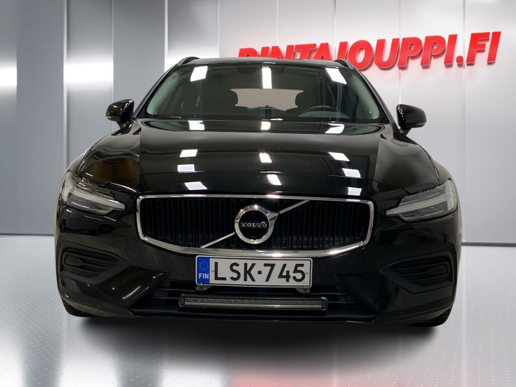Volvo V60 2019 Musta