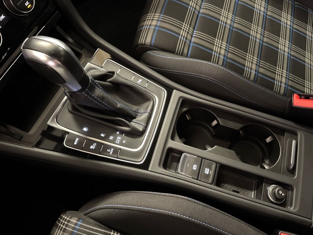 Volkswagen Golf 2020 Harmaa