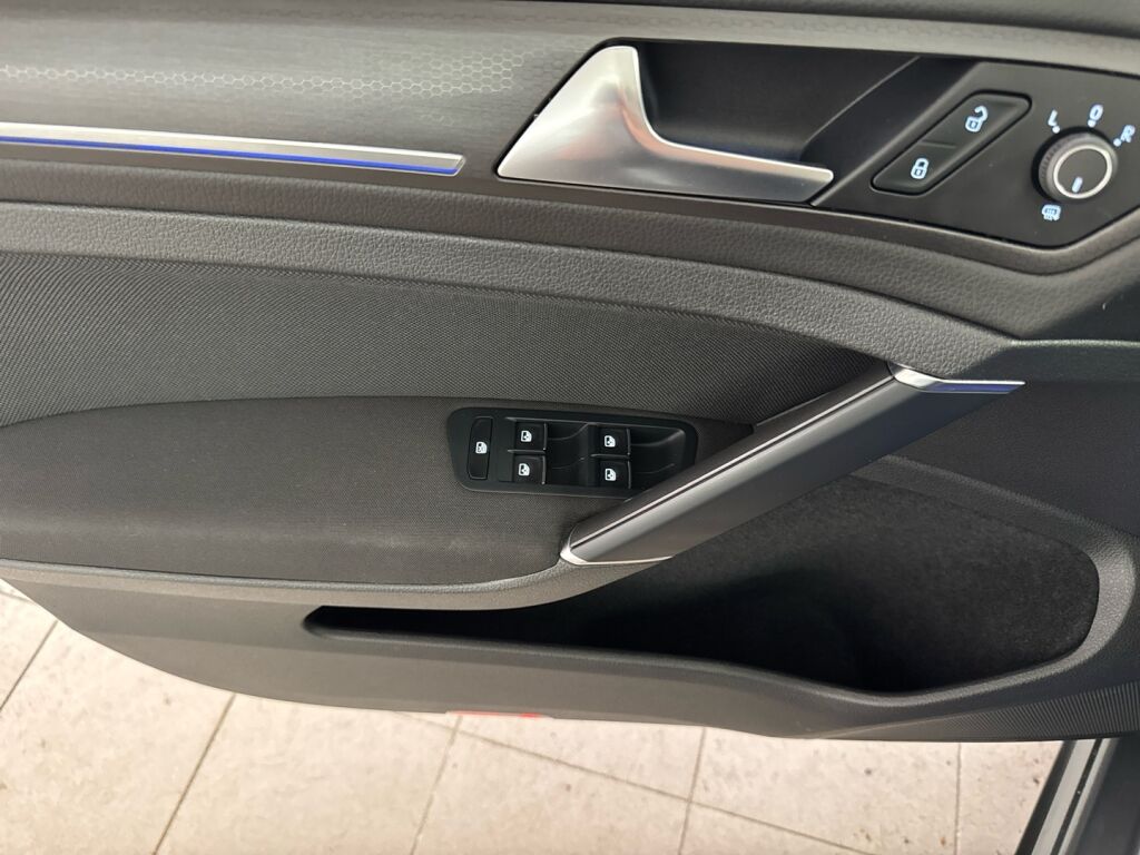 Volkswagen Golf 2020 Harmaa