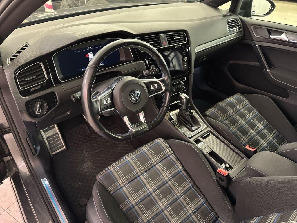 Volkswagen Golf 2020 Harmaa