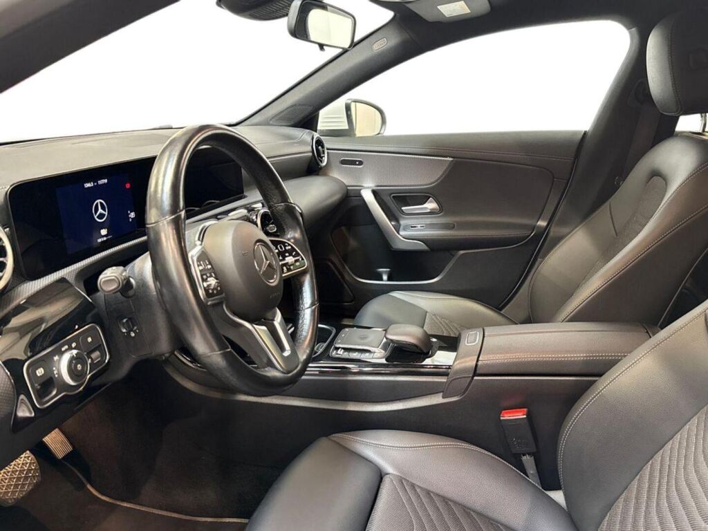 Mercedes-Benz CLA 2023 Valkoinen