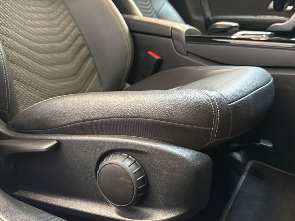 Mercedes-Benz CLA 2023 Valkoinen