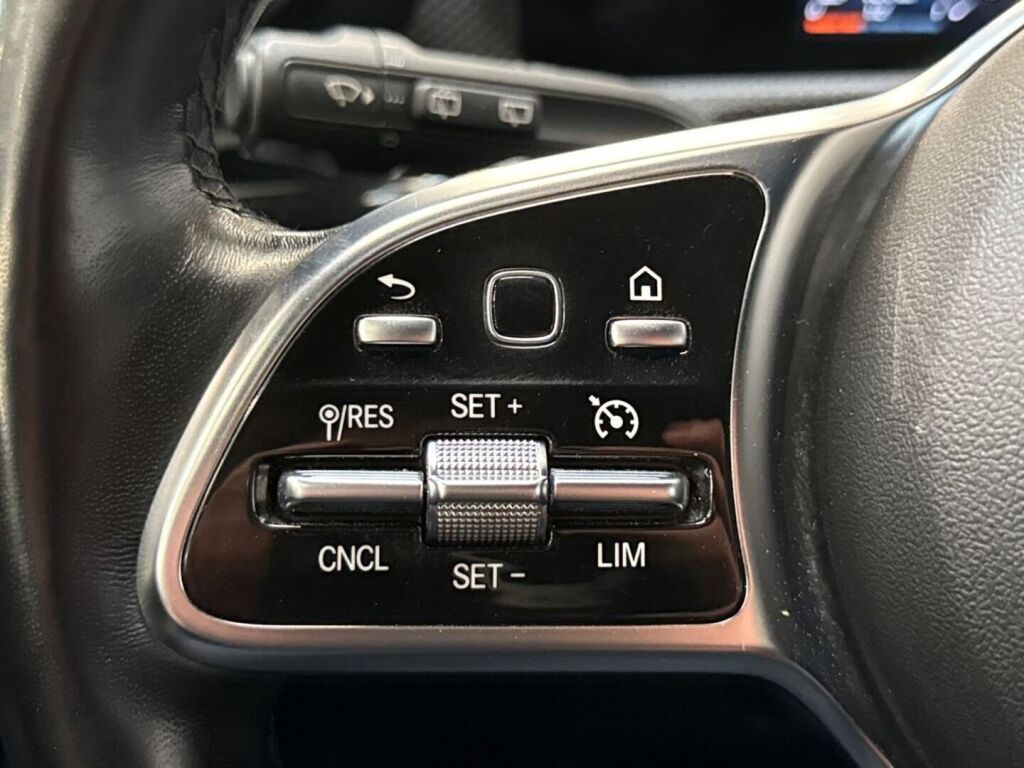Mercedes-Benz CLA 2023 Valkoinen