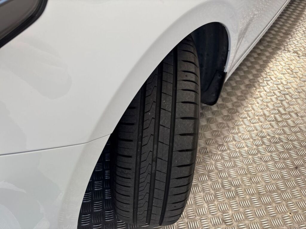 Kia Ceed 2023 Valkoinen