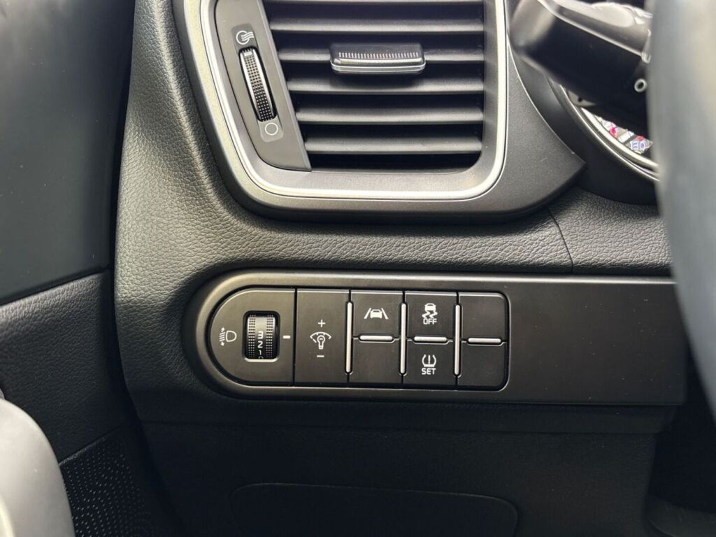 Kia Ceed 2023 Valkoinen