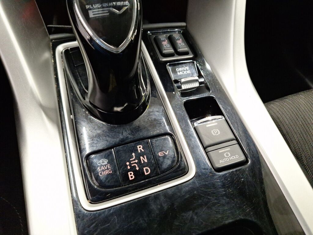 Mitsubishi Eclipse Cross 2022 Musta