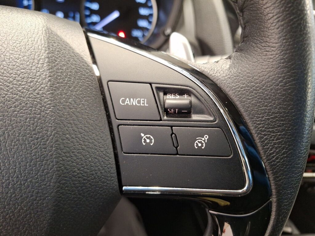 Mitsubishi Eclipse Cross 2022 Musta