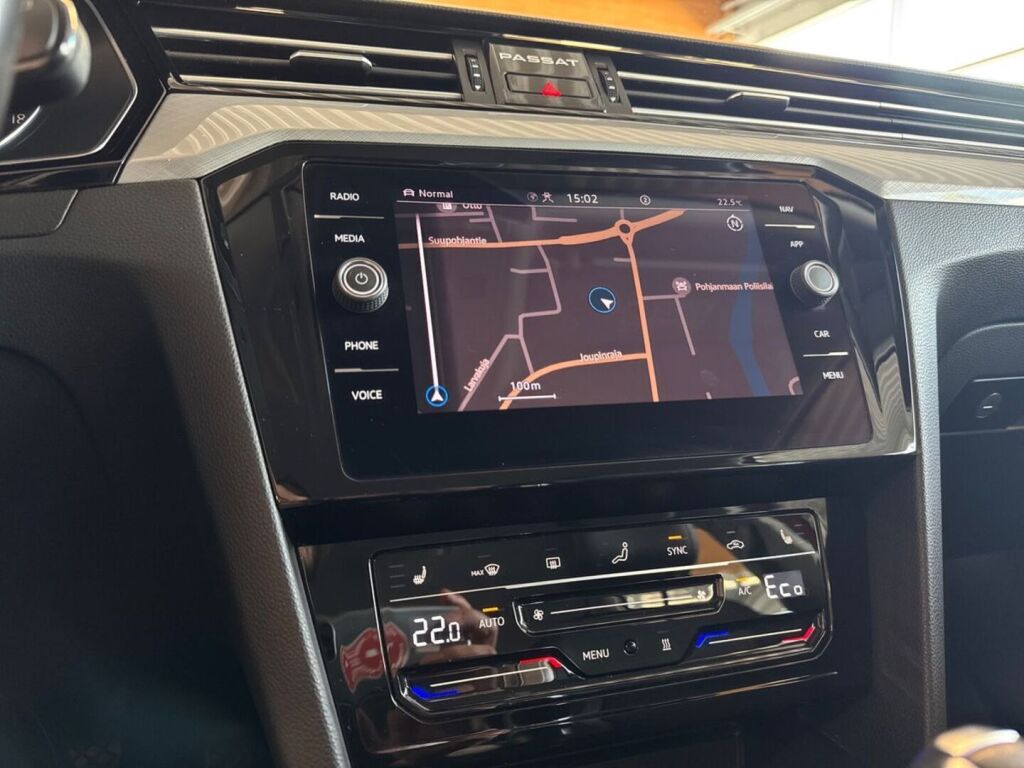 Volkswagen Passat 2021 Punainen