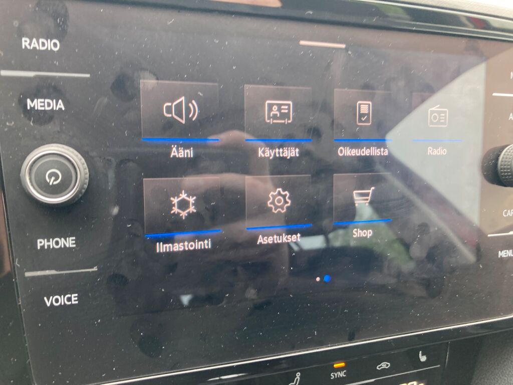 Volkswagen Passat 2021 Punainen