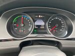 Volkswagen Passat 2021 Punainen