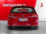 Volkswagen Passat 2021 Punainen