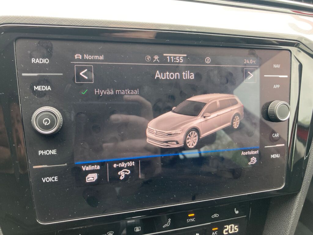 Volkswagen Passat 2021 Punainen
