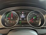 Volkswagen Passat 2021 Punainen