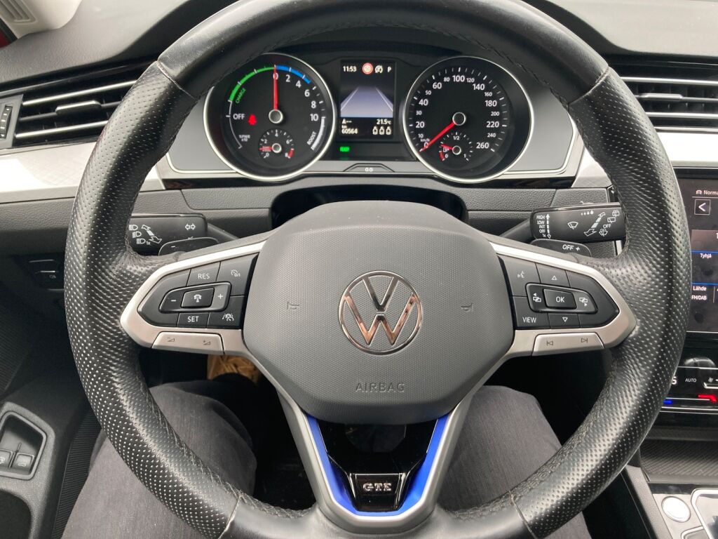 Volkswagen Passat 2021 Punainen