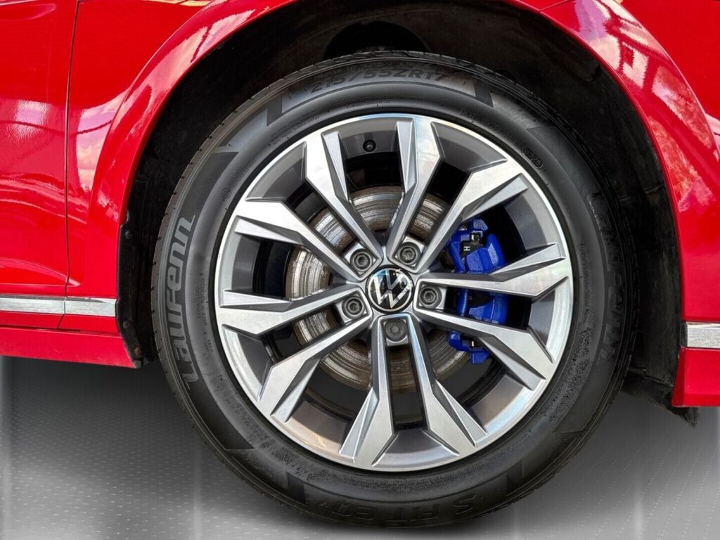 Volkswagen Passat 2021 Punainen