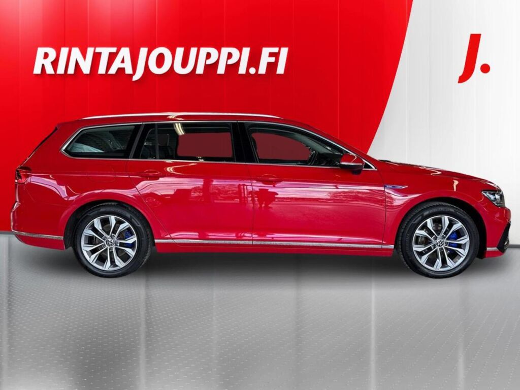 Volkswagen Passat 2021 Punainen