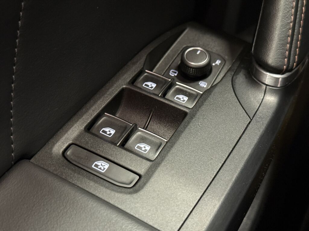 Cupra Leon Sportstourer 2021 Harmaa