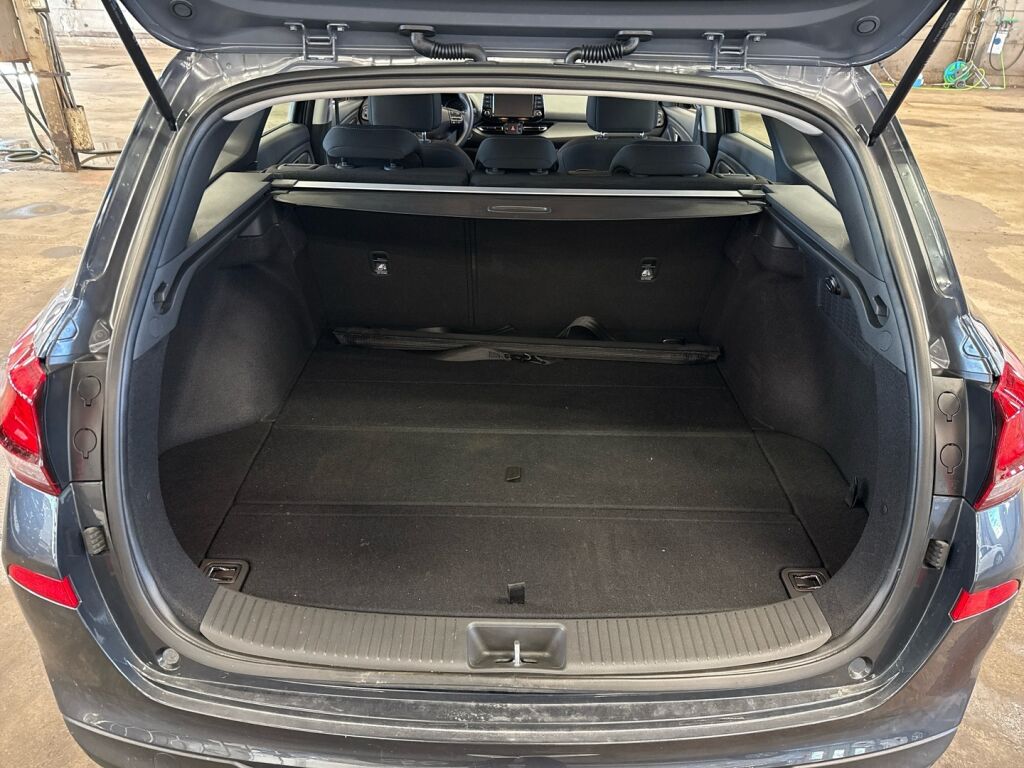 Hyundai i30 Wagon 2024 Musta