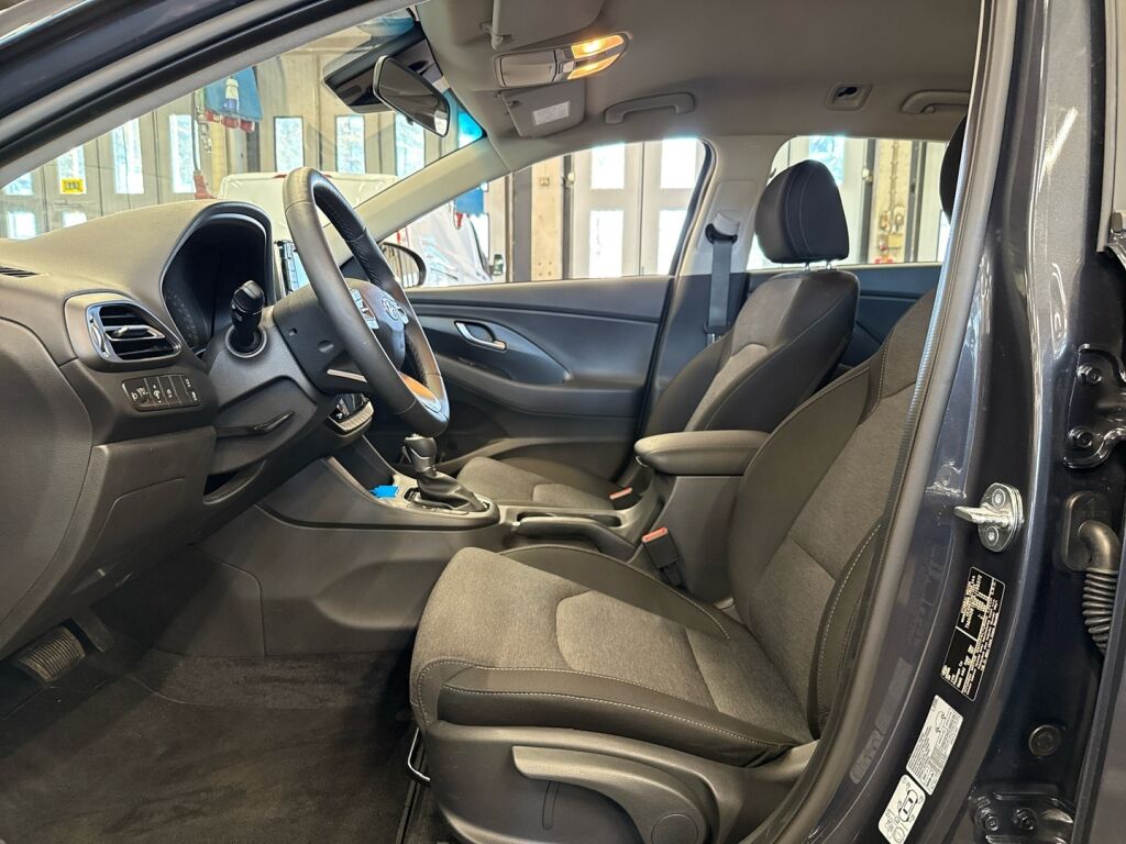 Hyundai i30 Wagon 2024 Musta